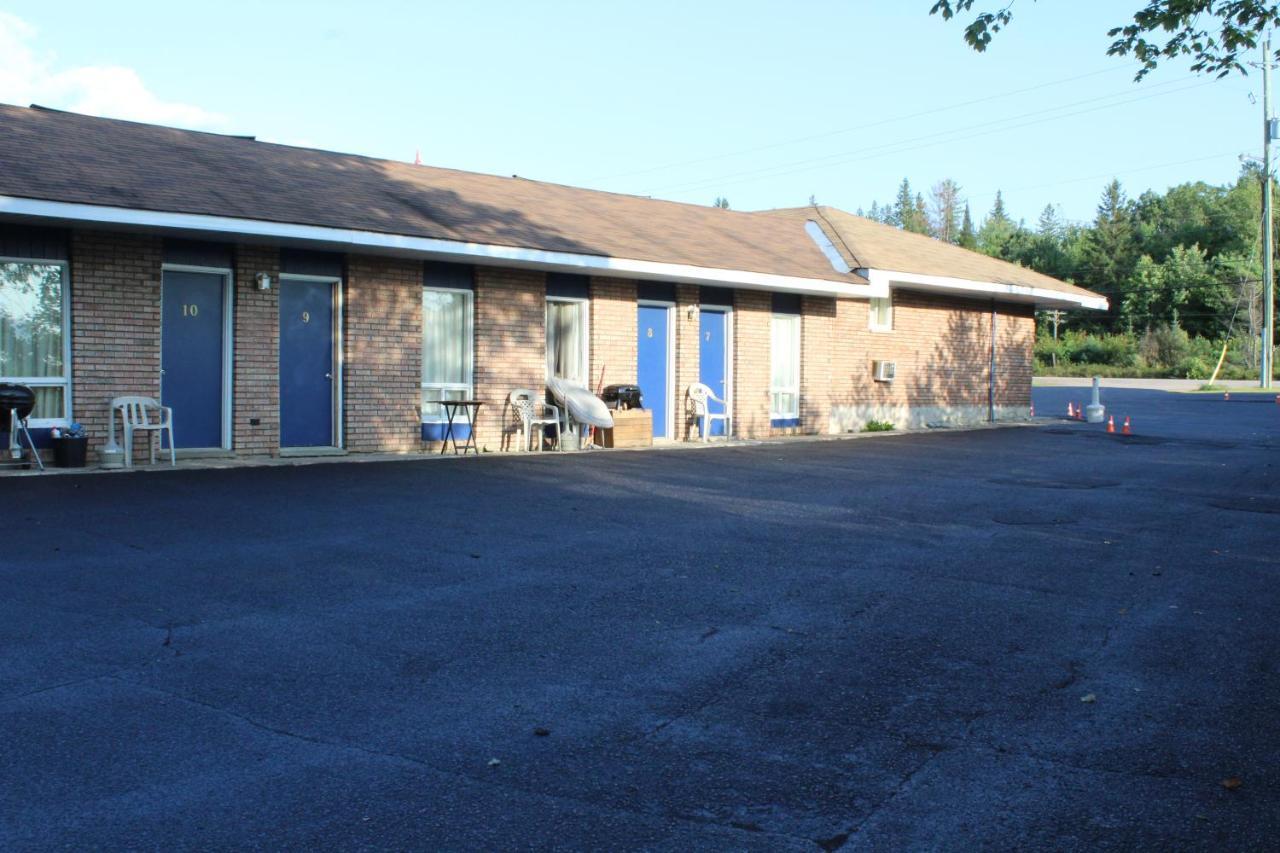 Two Rivers Motel Mattawa Екстериор снимка